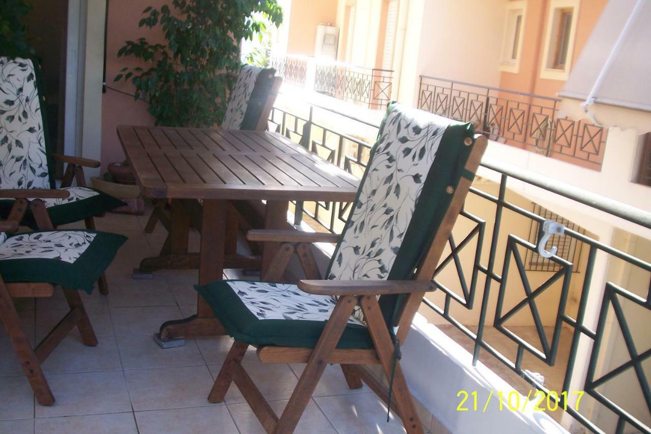 Quiet Spacious Apartment In Návplio Kültér fotó